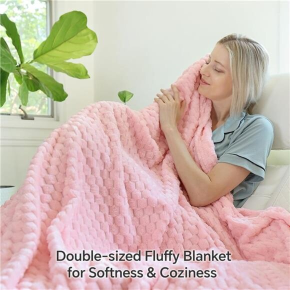 Fleece Blanket 3D Jacquard Throw Pink Soft Cozy Warm Plush Decorative Blanket - Picture 3 of 7